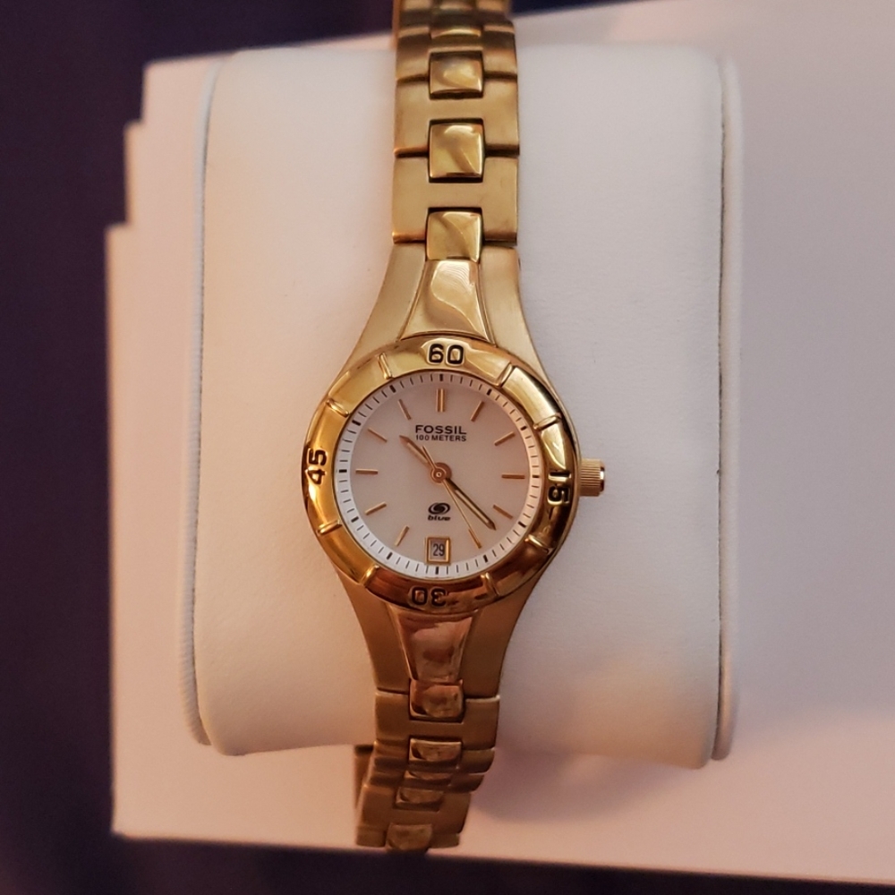 Vintage Fossil watch gold toned